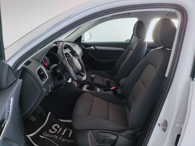 14 - Audi Q3 Q3 2.0 tdi Business Plus 140cv