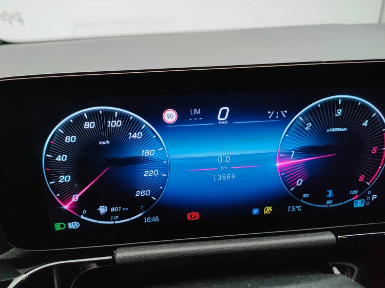 16 - Mercedes-Benz Classe B 180 d AMG Line Advanced Plus auto