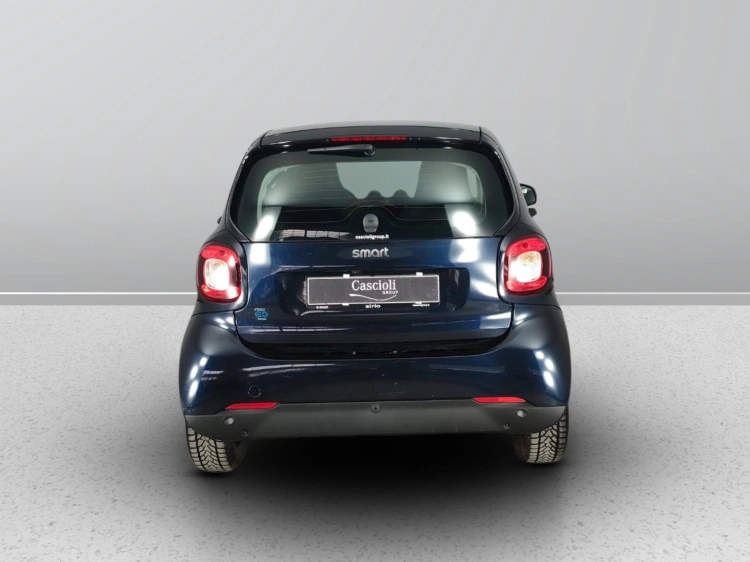 4 - smart fortwo Fortwo eq Passion 22kW