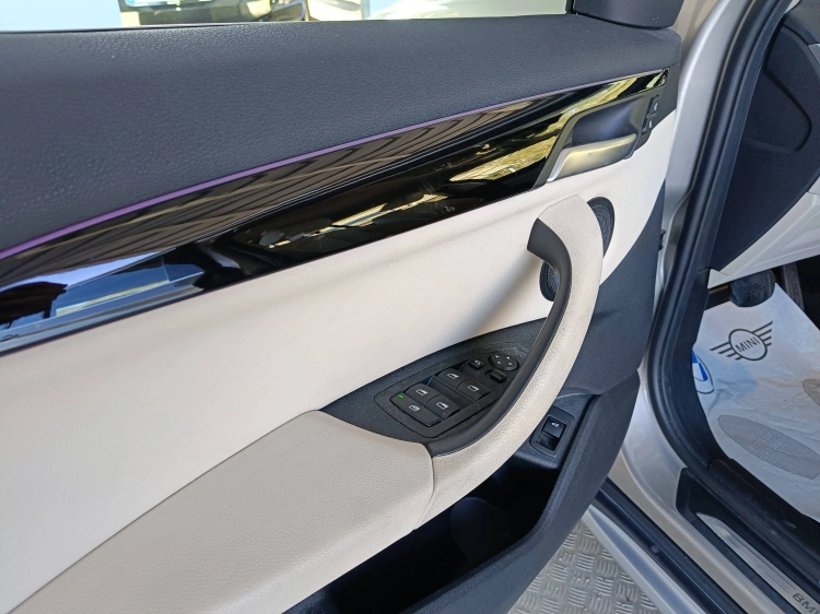 14 - BMW X1 X1 sdrive18d xLine Plus auto