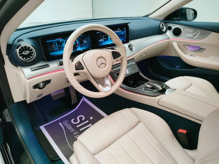 14 - Mercedes-Benz Classe E Cabrio 220 d Premium auto