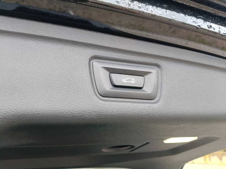 16 - BMW Serie 3 320d Touring mhev 48V Msport xdrive auto