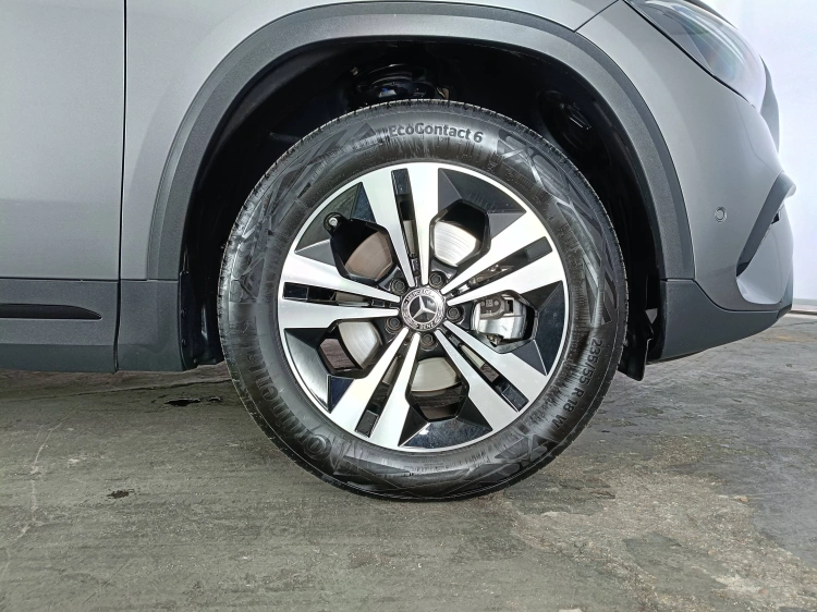 17 - Mercedes-Benz GLA 180 d Progressive Advanced Plus auto