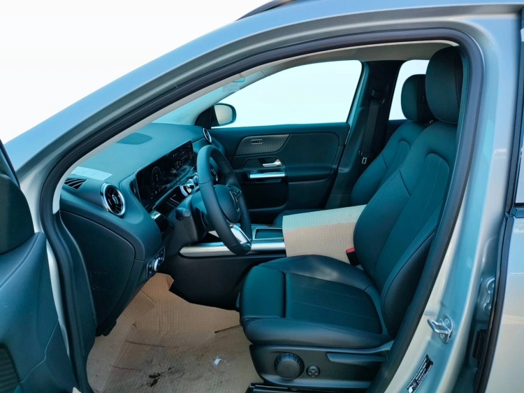 11 - Mercedes-Benz GLA 200 d automatic