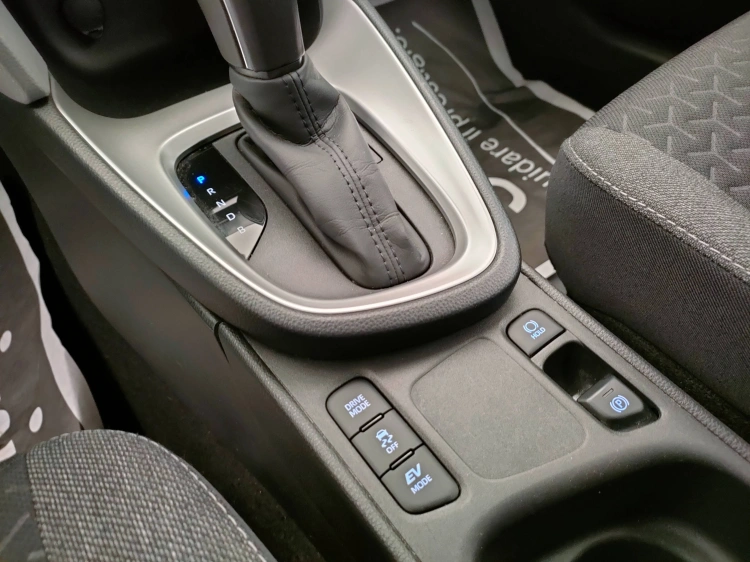 11 - Toyota Yaris Cross Yaris Cross 1.5h Active fwd 116cv e-cvt