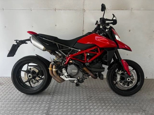 1 - Ducati Hypermotard Hypermotard 950 Red my22