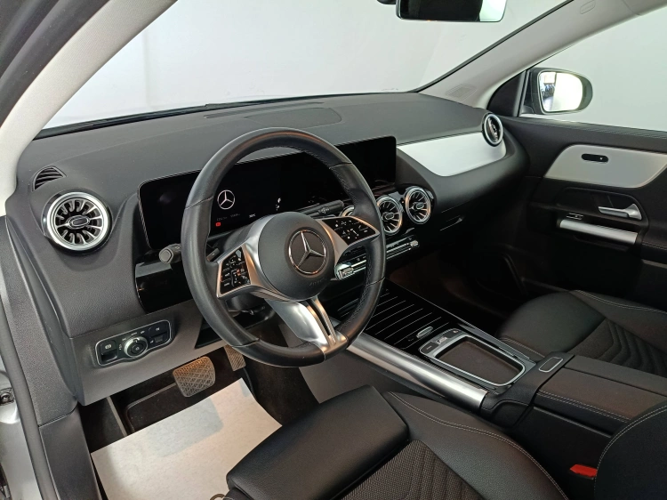 7 - Mercedes-Benz GLA 180 d Progressive Advanced Plus auto