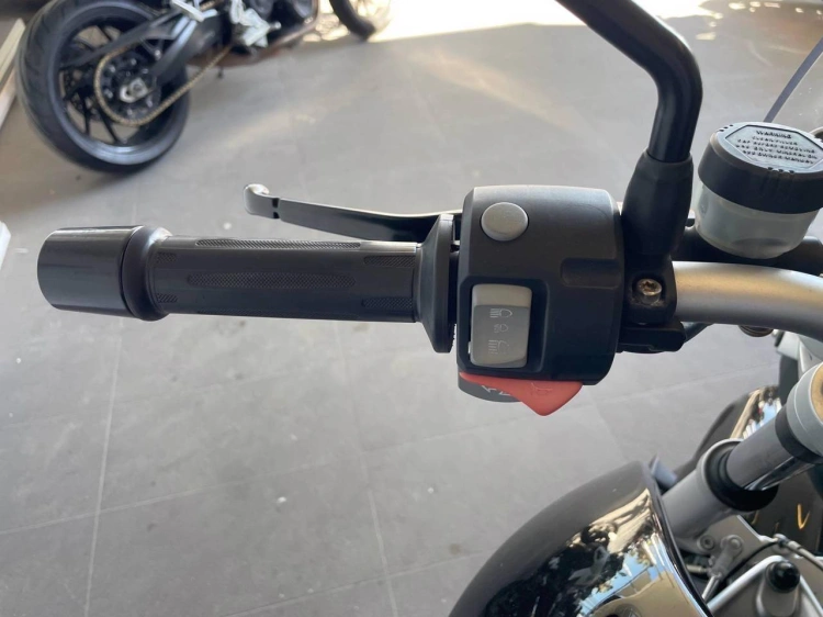 5 - BMW Motorrad R R 1200 R Abs