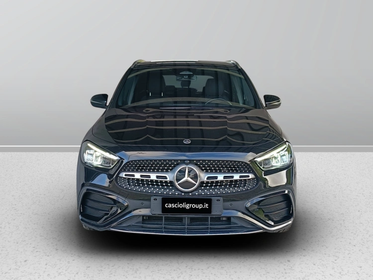 2 - Mercedes-Benz GLA 200 d AMG Line Premium auto