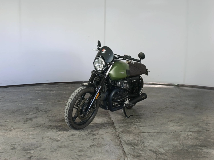 4 - Moto guzzi V7 V7 III 750 Stone Abs