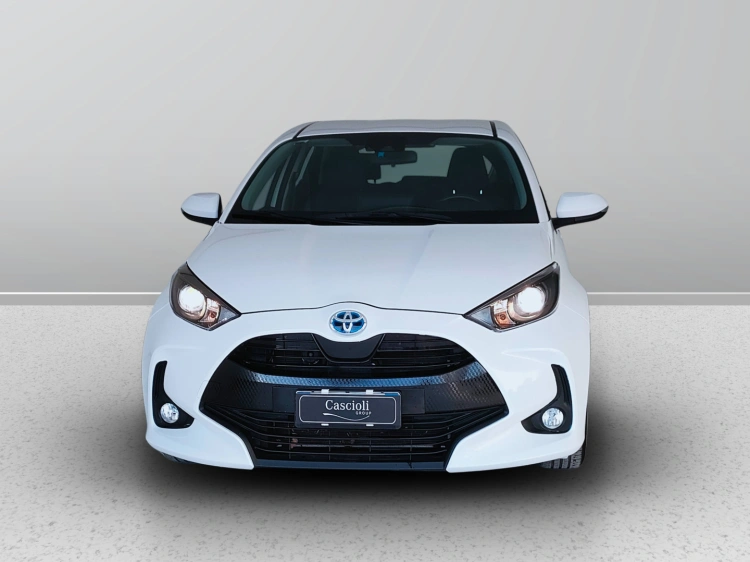 2 - Toyota Yaris Yaris 1.5h Active