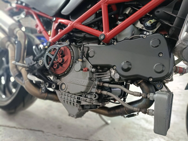 11 - Ducati Monster Monster 1000 S4 R my06