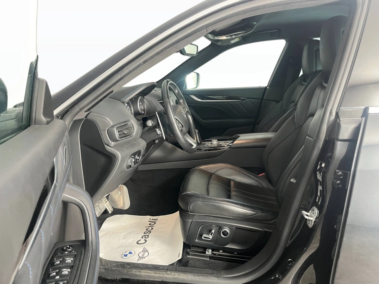 8 - Maserati Levante Maserati Levante2.0 mhev executive 330cv auto