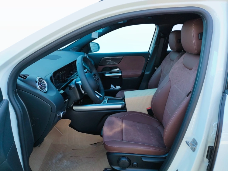 10 - Mercedes-Benz GLA 200 d Automatic 4MATIC