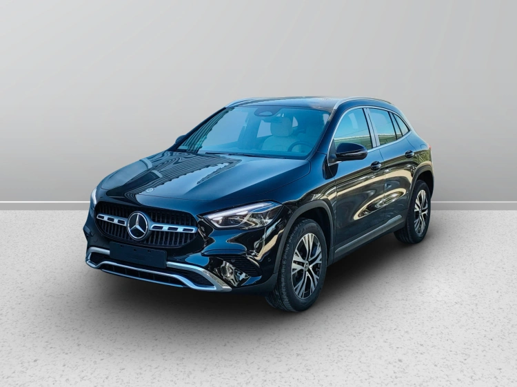 1 - Mercedes-Benz GLA 200 d automatic