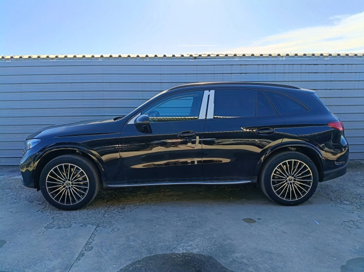 3 - Mercedes-Benz GLC 300 de 4MATIC