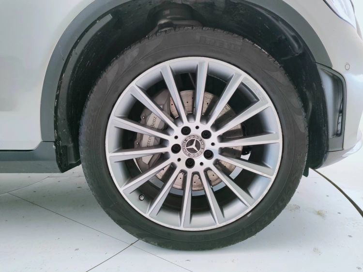 8 - Mercedes-Benz GLC 220 d Premium 4matic auto