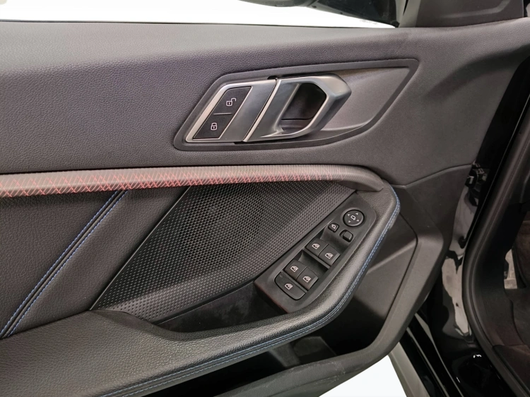 14 - BMW Serie 1 118d Msport auto