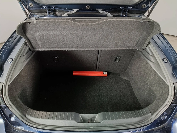 16 - Mazda 3 3 5p 2.0 m-hybrid Evolve 150cv