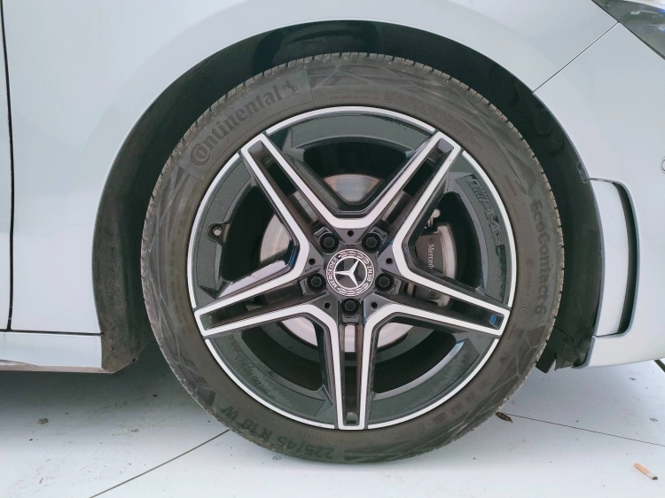 8 - Mercedes-Benz Classe B 180 d AMG Line Advanced Plus auto