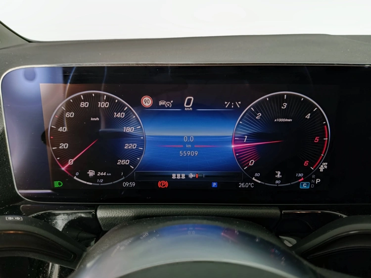 12 - Mercedes-Benz GLA 180 d Progressive Advanced Plus auto