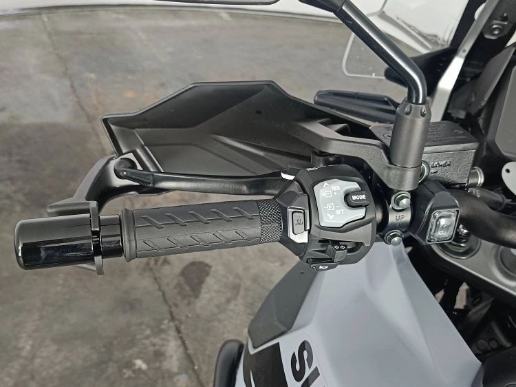 7 - Suzuki VStrom V-Strom 1050DE Abs my23