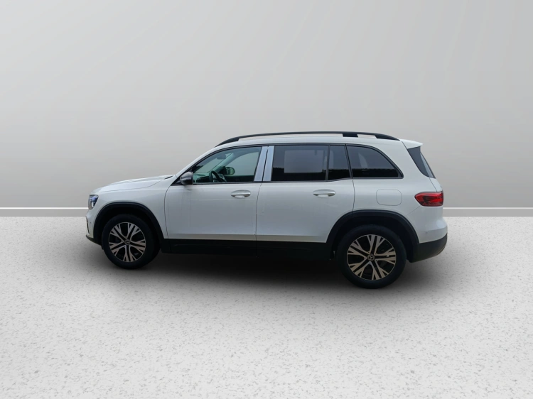 3 - Mercedes-Benz GLB 200 d Automatic 4MATIC