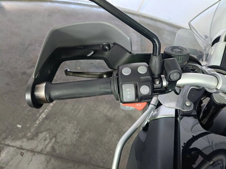 7 - BMW Motorrad GS R 1200 GS