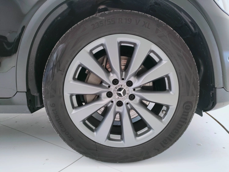 8 - Mercedes-Benz GLC 220 d Sport 4matic auto