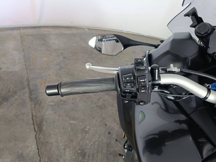 6 - Yamaha Niken Niken 850