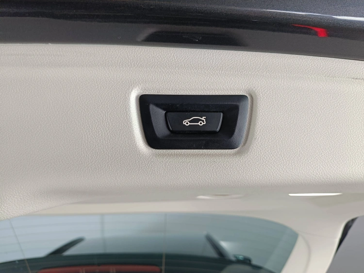 18 - BMW Serie 3 320d Touring mhev 48V xdrive auto