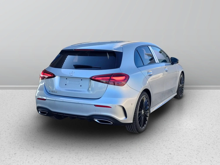 6 - Mercedes-Benz Classe A 180 d Automatic