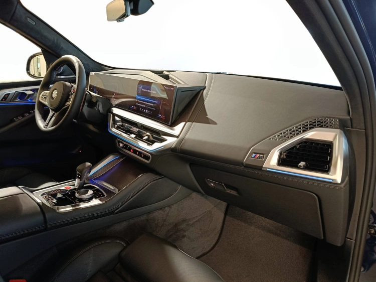 8 - BMW XM BMW XM Label