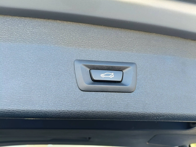 16 - BMW X1 X1 sdrive18d xLine Plus auto