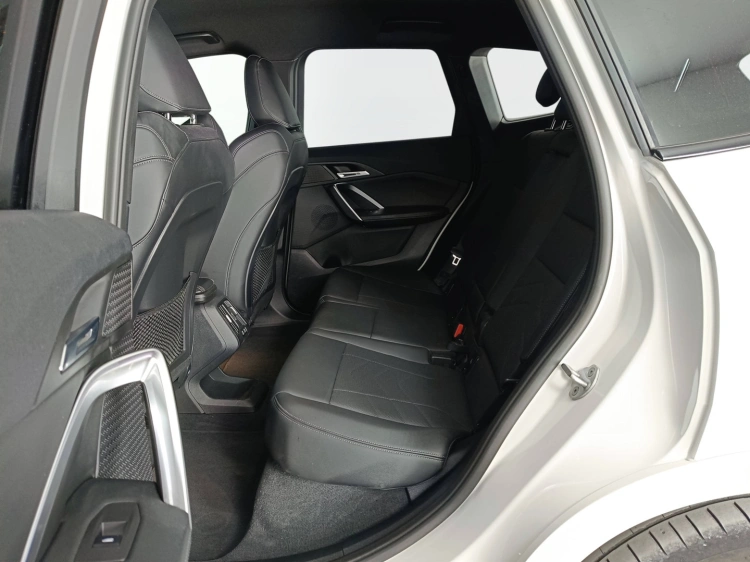 9 - BMW iX1 iX1 xdrive 30