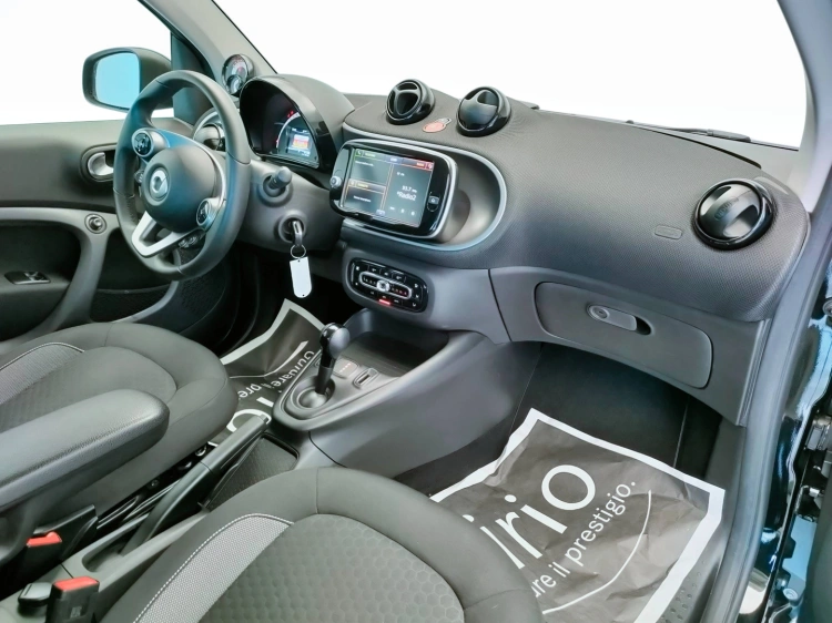 11 - smart fortwo Fortwo eq Passion 4,6kW