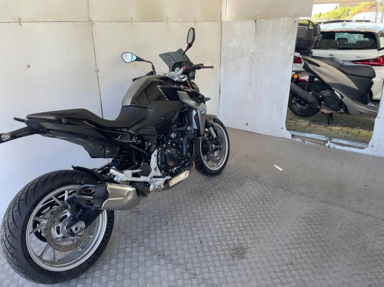 3 - BMW Motorrad R F 900 R Abs