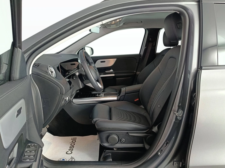 8 - Mercedes-Benz GLA 180 d Progressive Advanced Plus auto