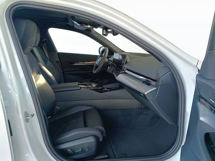 11 - BMW Serie 5 BMW 520d Touring