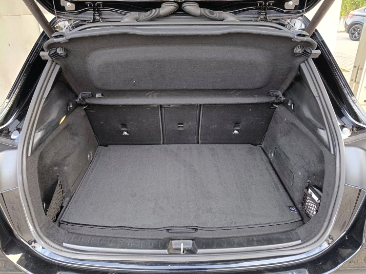 14 - Mercedes-Benz GLA 200 d AMG Line Premium auto