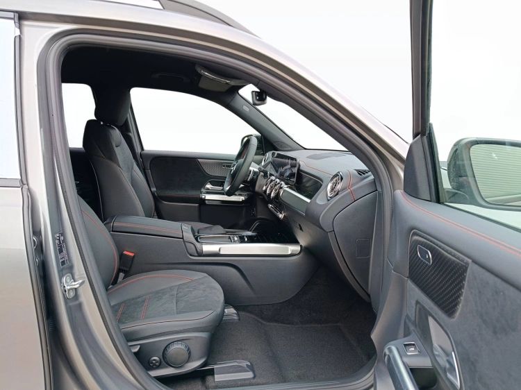 11 - Mercedes-Benz EQB 250+