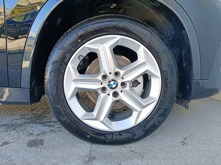 16 - BMW X1 X1 sdrive18i X-Line auto