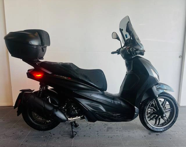 1 - Piaggio Beverly PIAGGIO BEVERLY 300