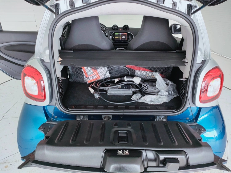 5 - smart fortwo Fortwo eq Passion 4,6kW