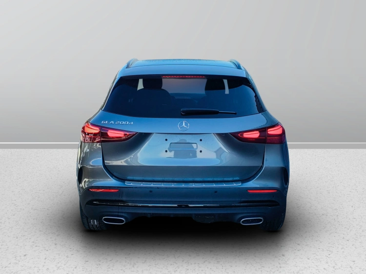 4 - Mercedes-Benz GLA 200 d automatic