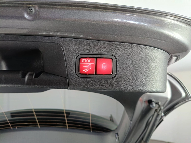 16 - Mercedes-Benz GLA 180 d Progressive Advanced Plus auto