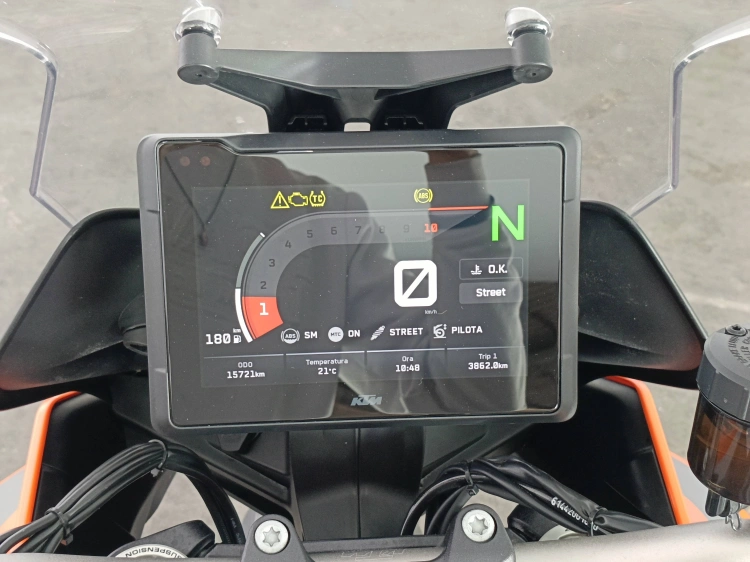 11 - Ktm Duke 1290 Super Duke GT my22