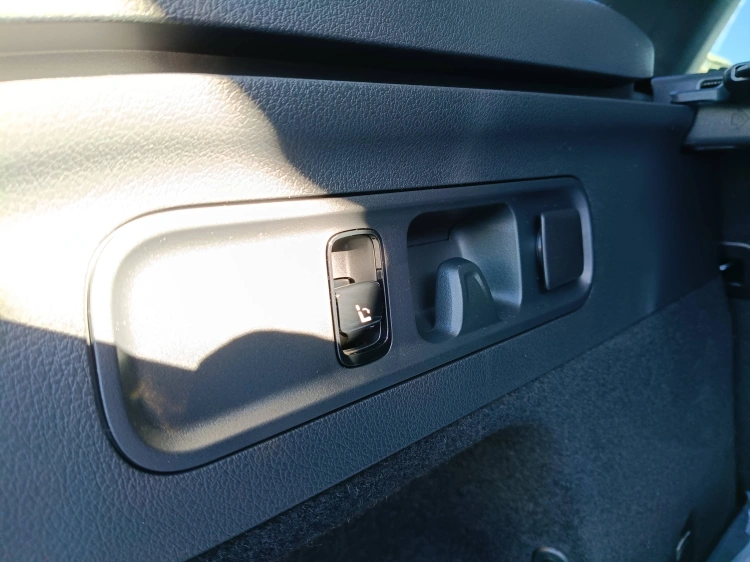 12 - Mercedes-Benz GLC 300 de 4MATIC