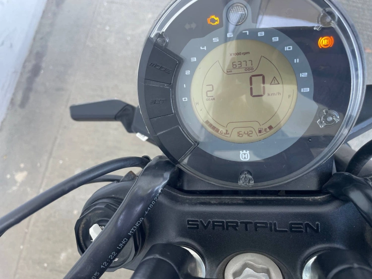 5 - Husqvarna Svartpilen Svartpilen 401 4T my22