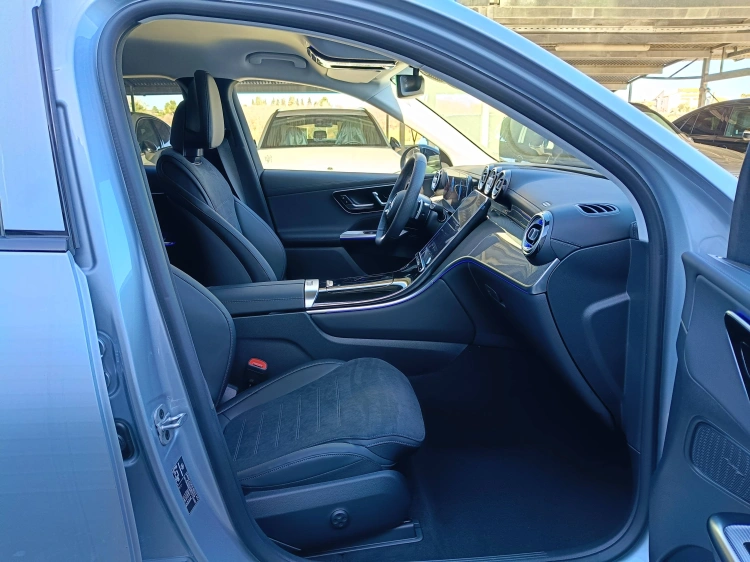 10 - Mercedes-Benz GLC 300 de 4MATIC